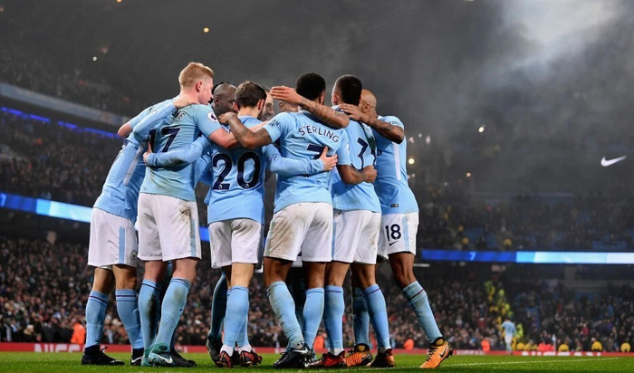 在讨论角色 在讨论角色